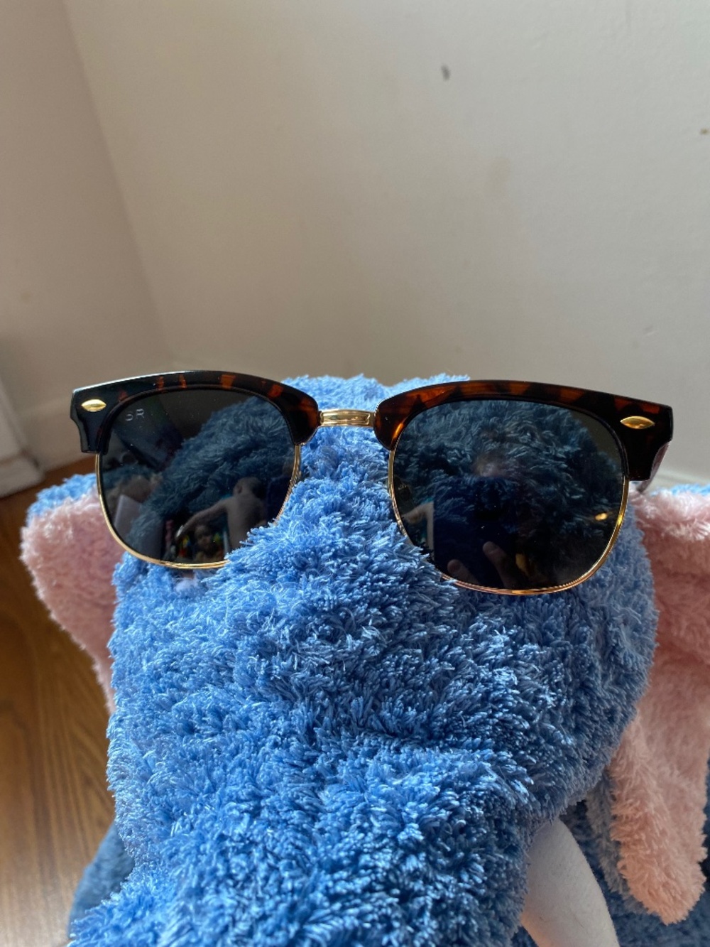 Shady Rays Oakmont sunglasses featuring a tortoise shell frame